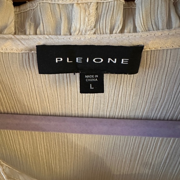 Cream Ruffled Blouse - Picture 2 of 2